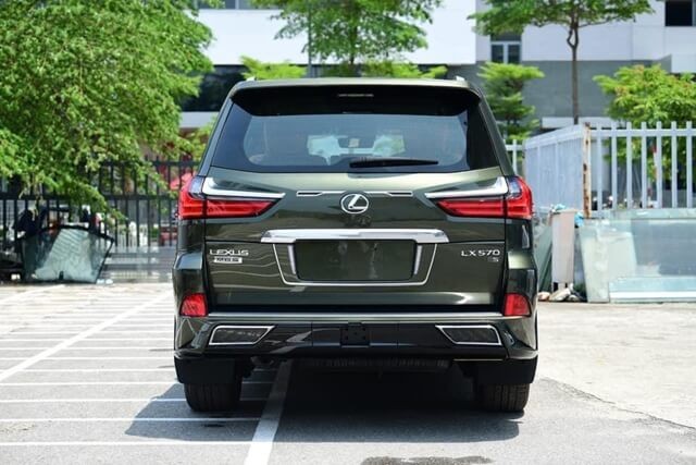 Lexus-LX570-Super-Sport-04-cho-noi-that-khoang-lai