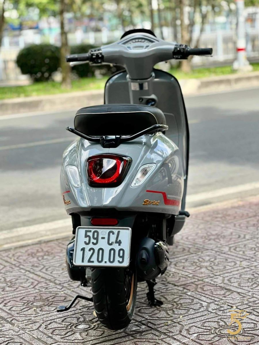 Vespa Sprint125 ABS T6/2021 mang lại may mắn