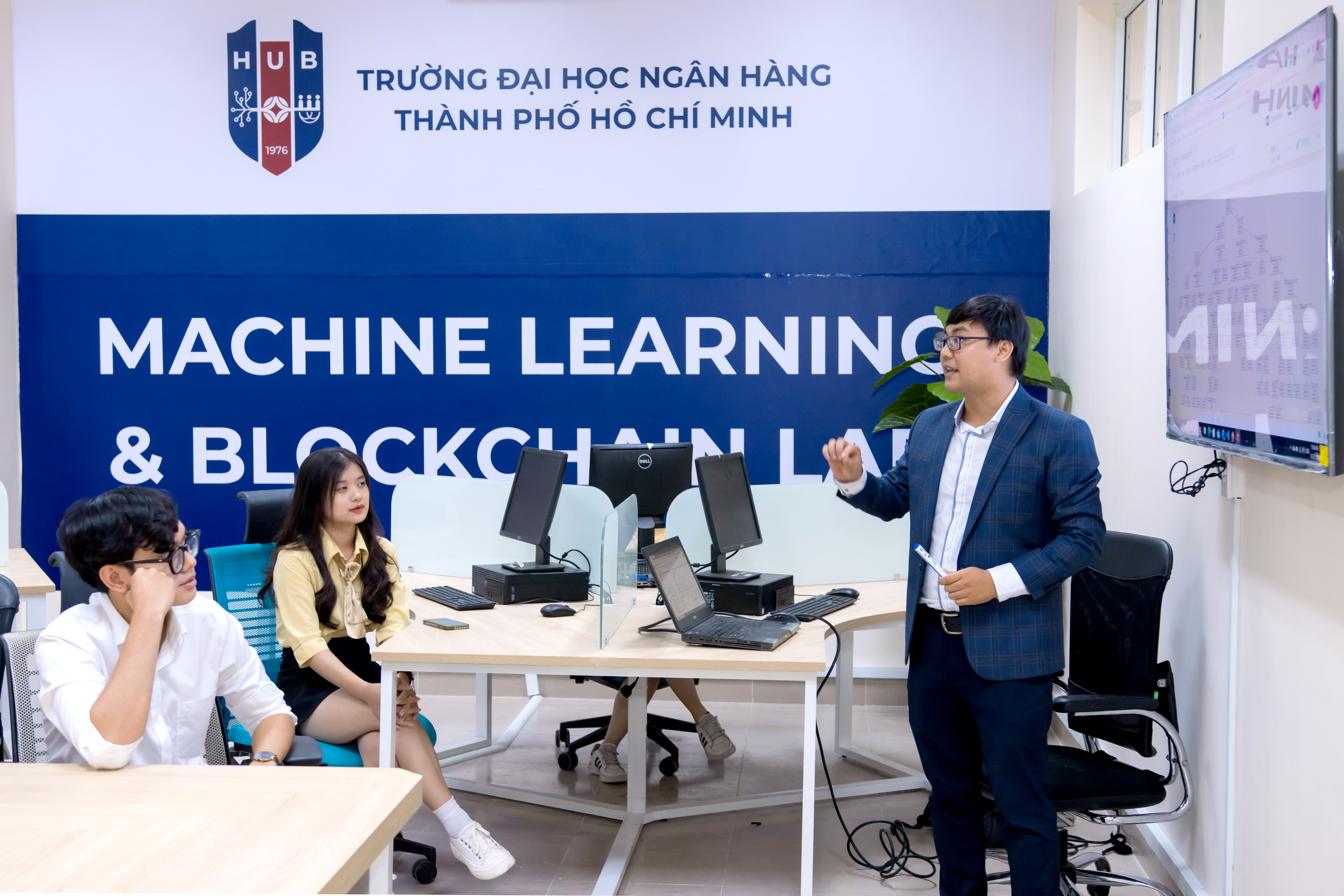 Ngành Hệ thống thông tin quản lý MIS Nơi giao thoa của công nghệ và kinh doanh