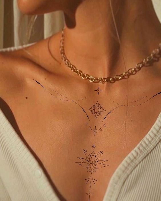 tattoo trước ngực mẫu hoa văn nghệ thuật cho nữ