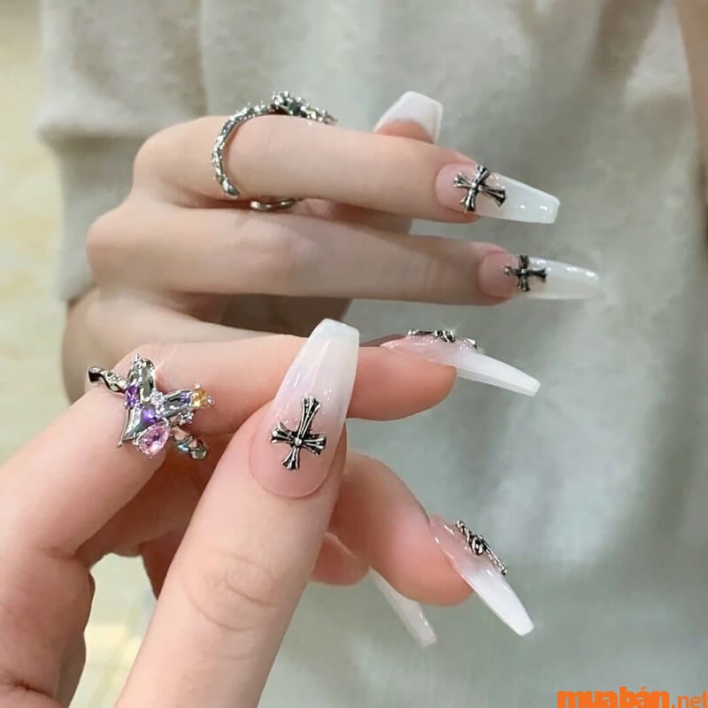 Mẫu nail Hàn Quốc đính đá đẹp