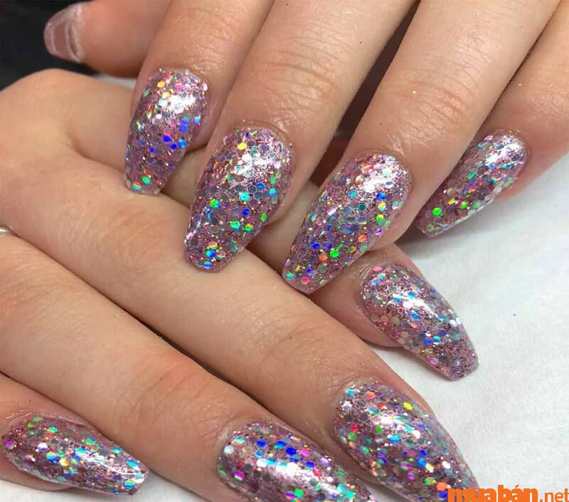 Mẫu nail Hàn Quốc phong cách Chunky Glitter cá tính