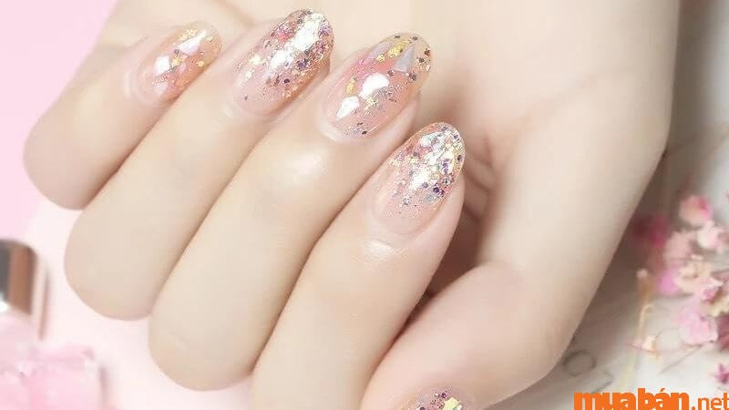 Mẫu nail Hàn Quốc phong cách Chunky Glitter đẹp