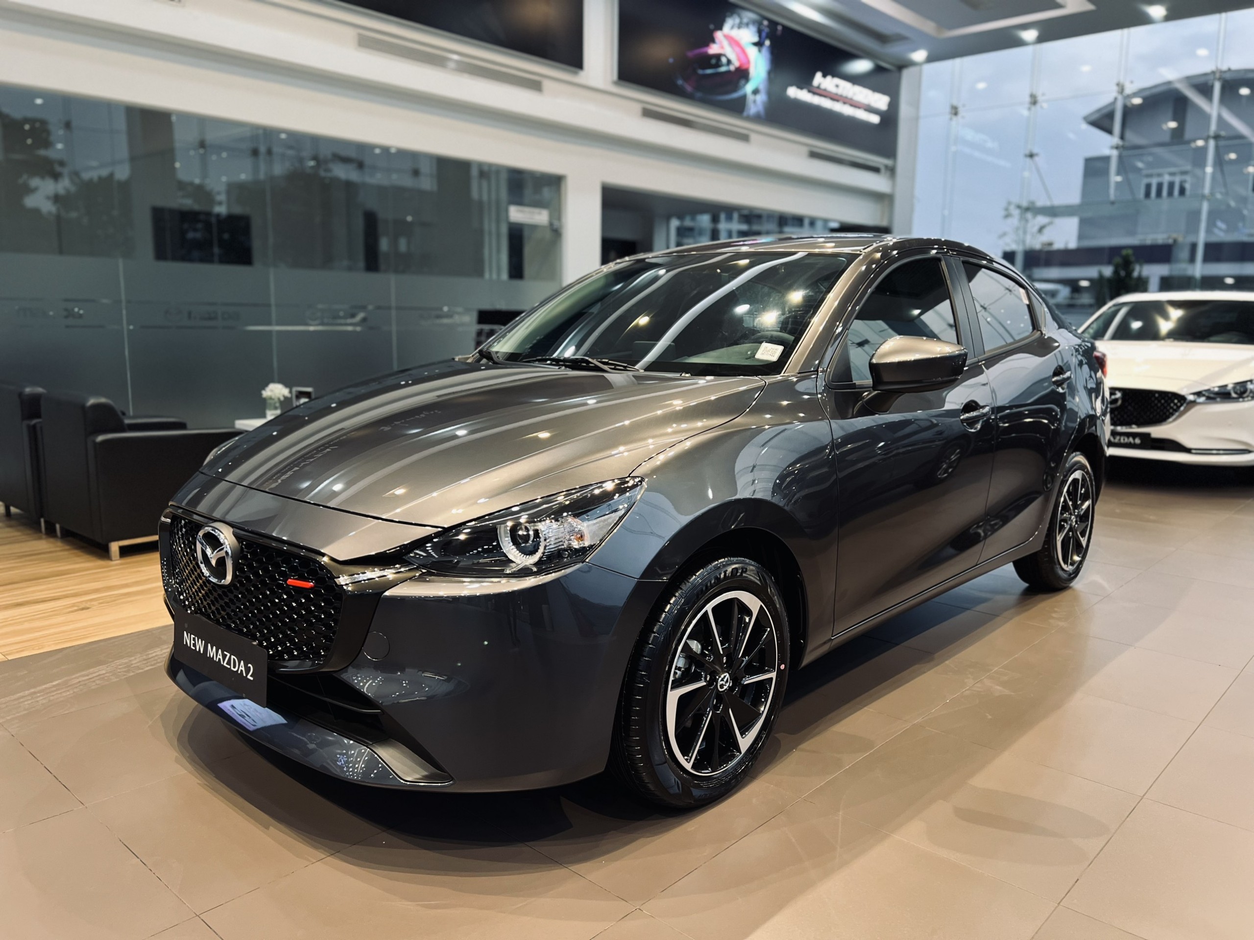 Mazda 2 Luxury màu xám