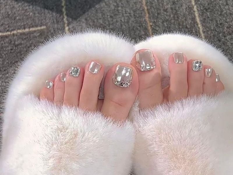 Mẫu nail chân tráng gương