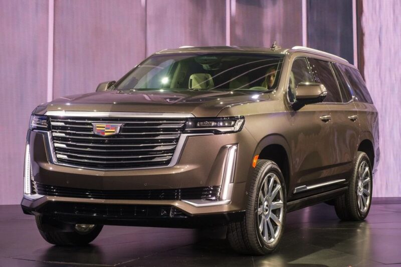 Đánh giá xe Cadillac Escalade: “Quái thú” tự tin bước ra ánh sáng