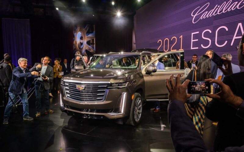 Đánh giá xe Cadillac Escalade: “Quái thú” tự tin bước ra ánh sáng