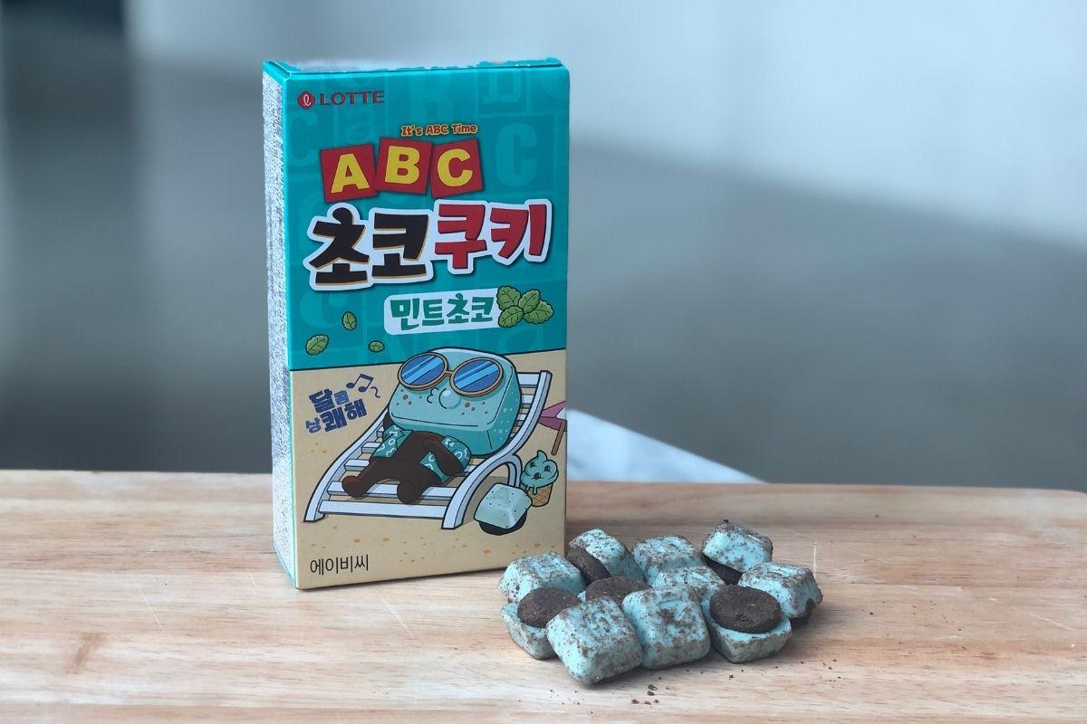 summer 2025 korea mint chocolate food, lotte abc mint choco cookie