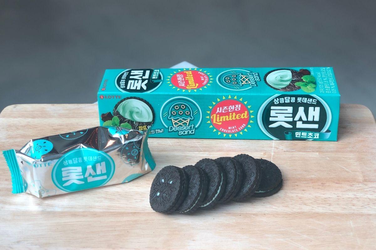 summer 2025 korea mint chocolate food, lotte sand mint chocolate cookie