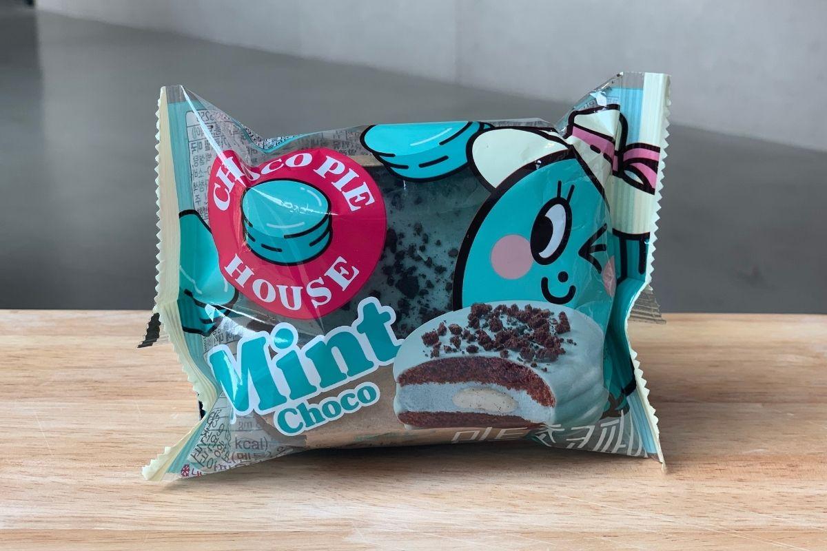 summer 2025 korea mint chocolate food, orion mint choco pie