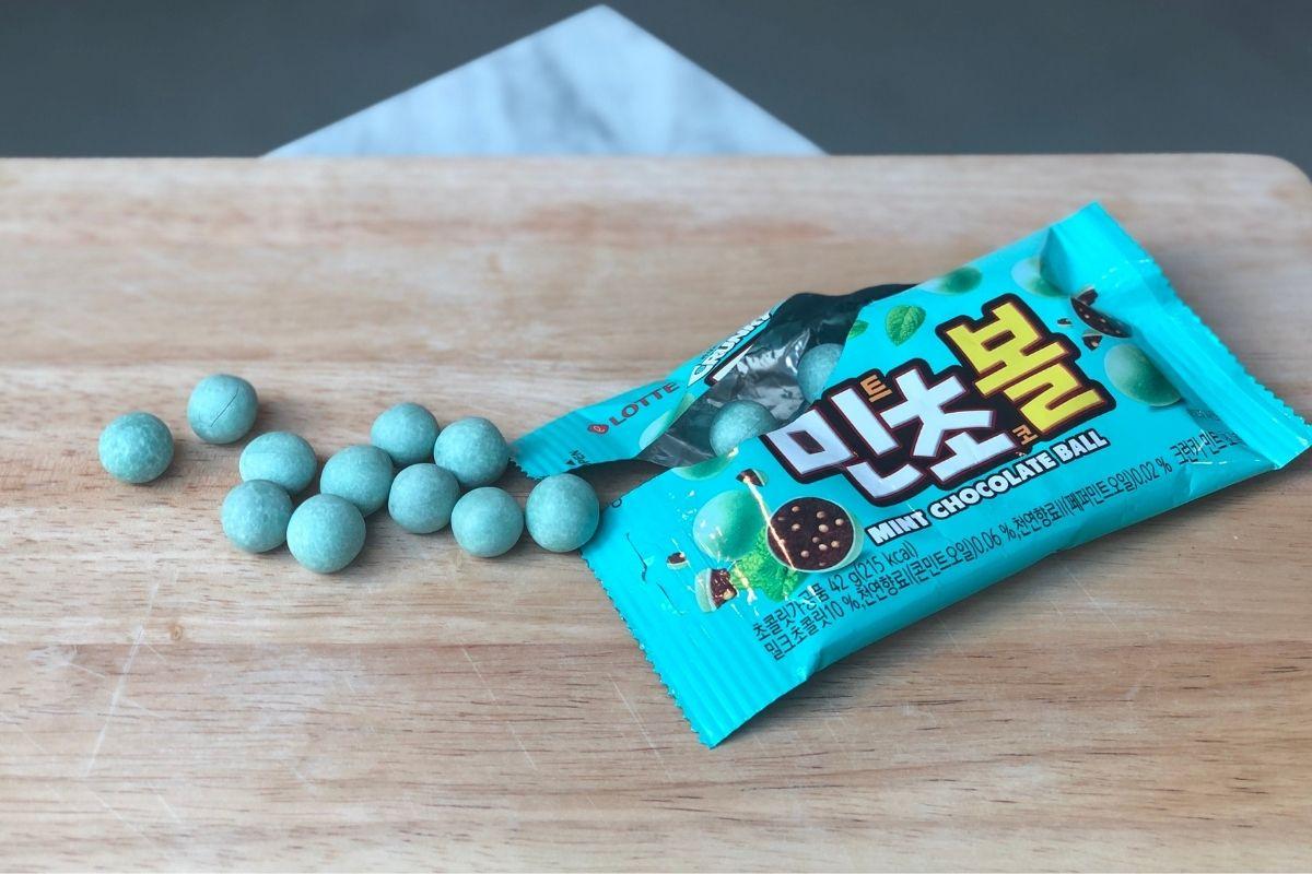 summer 2025 korea mint chocolate food, crunky mint choco ball