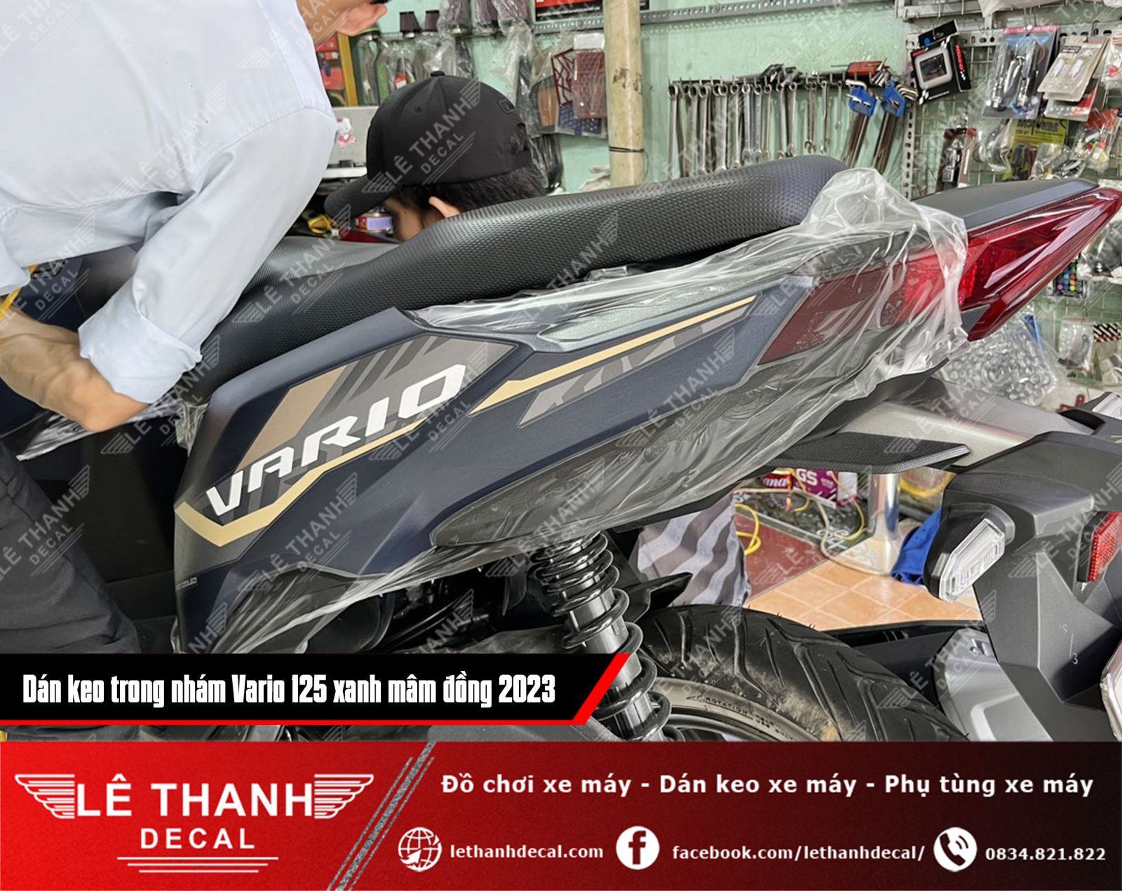 Dán keo trong nhám xe Vario 125 xanh mâm đồng 2023