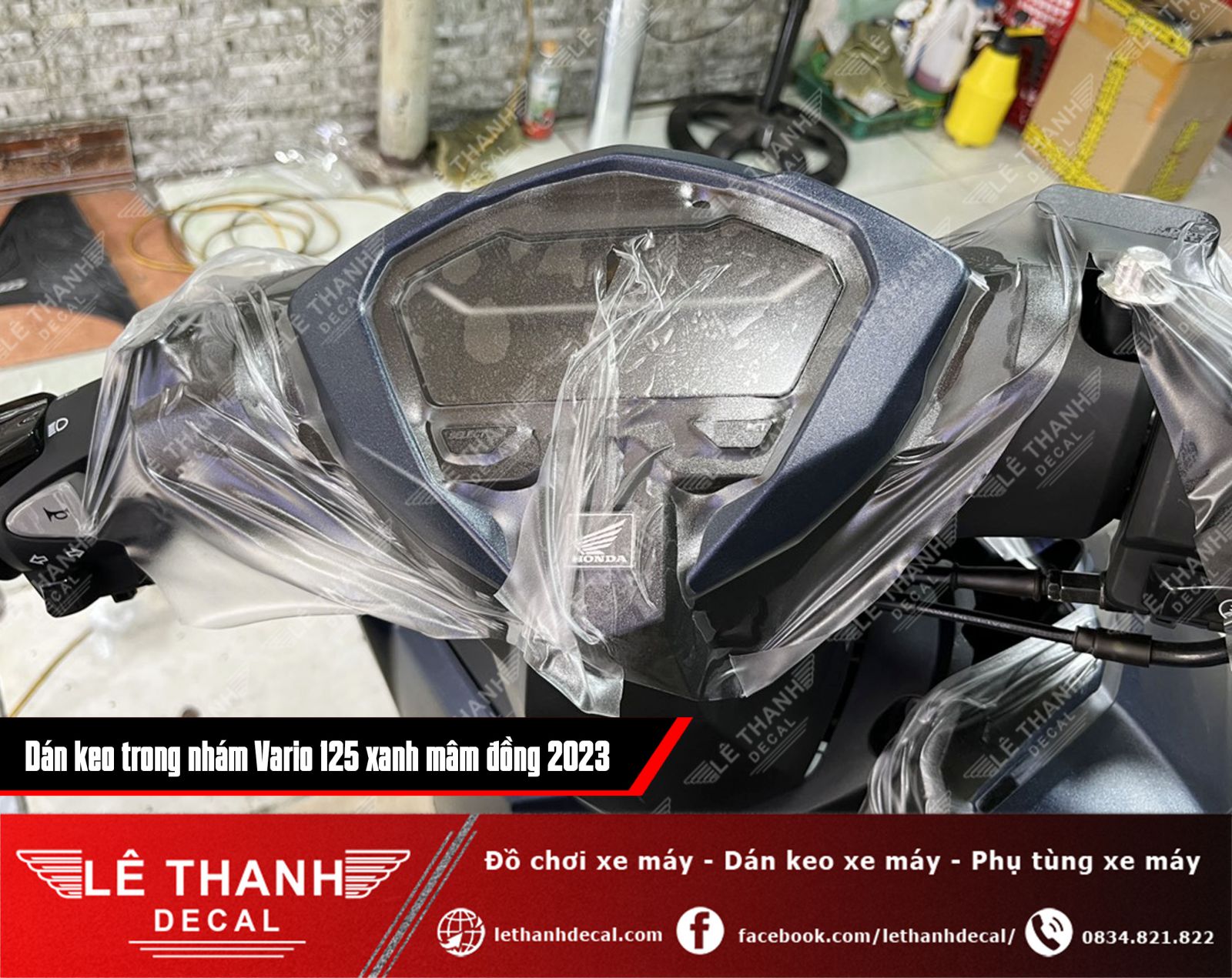 Dán keo trong nhám xe Vario 125 xanh mâm đồng 2023