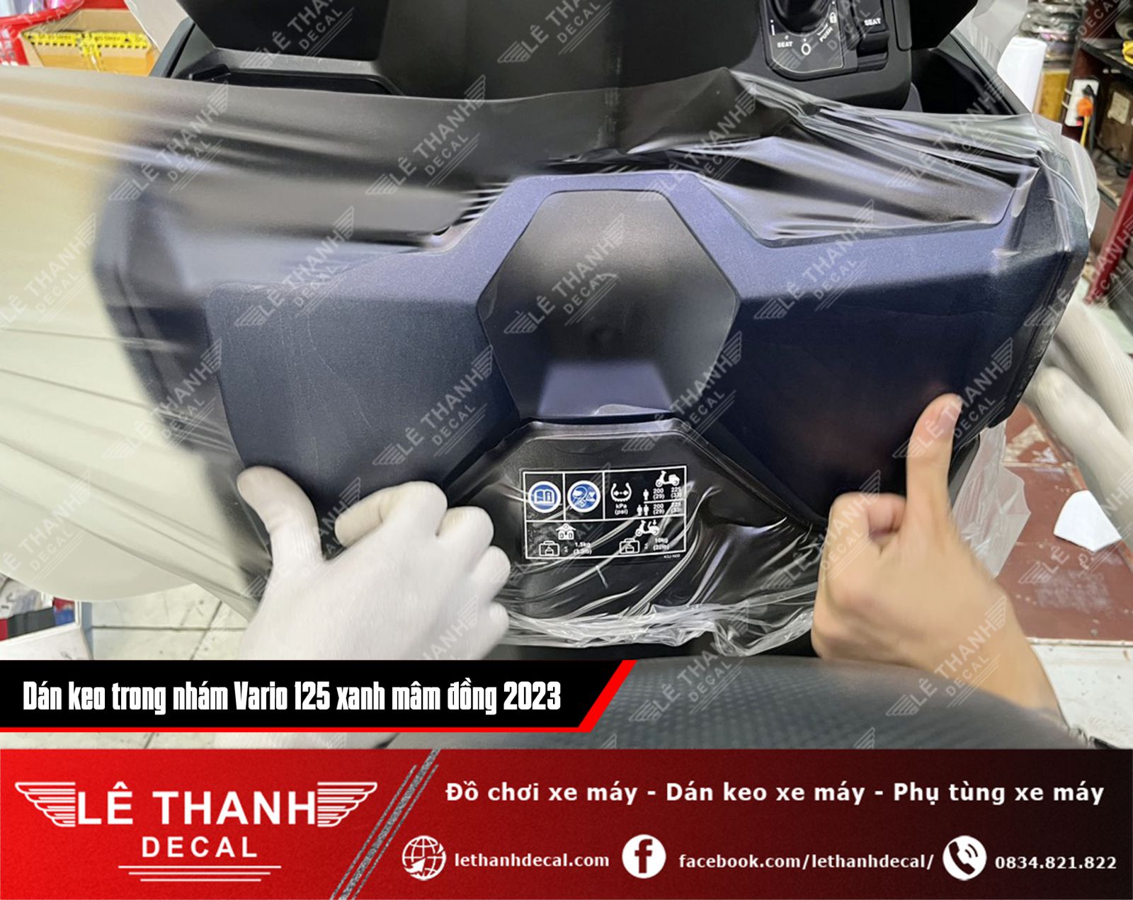 Dán keo trong nhám xe Vario 125 xanh mâm đồng 2023