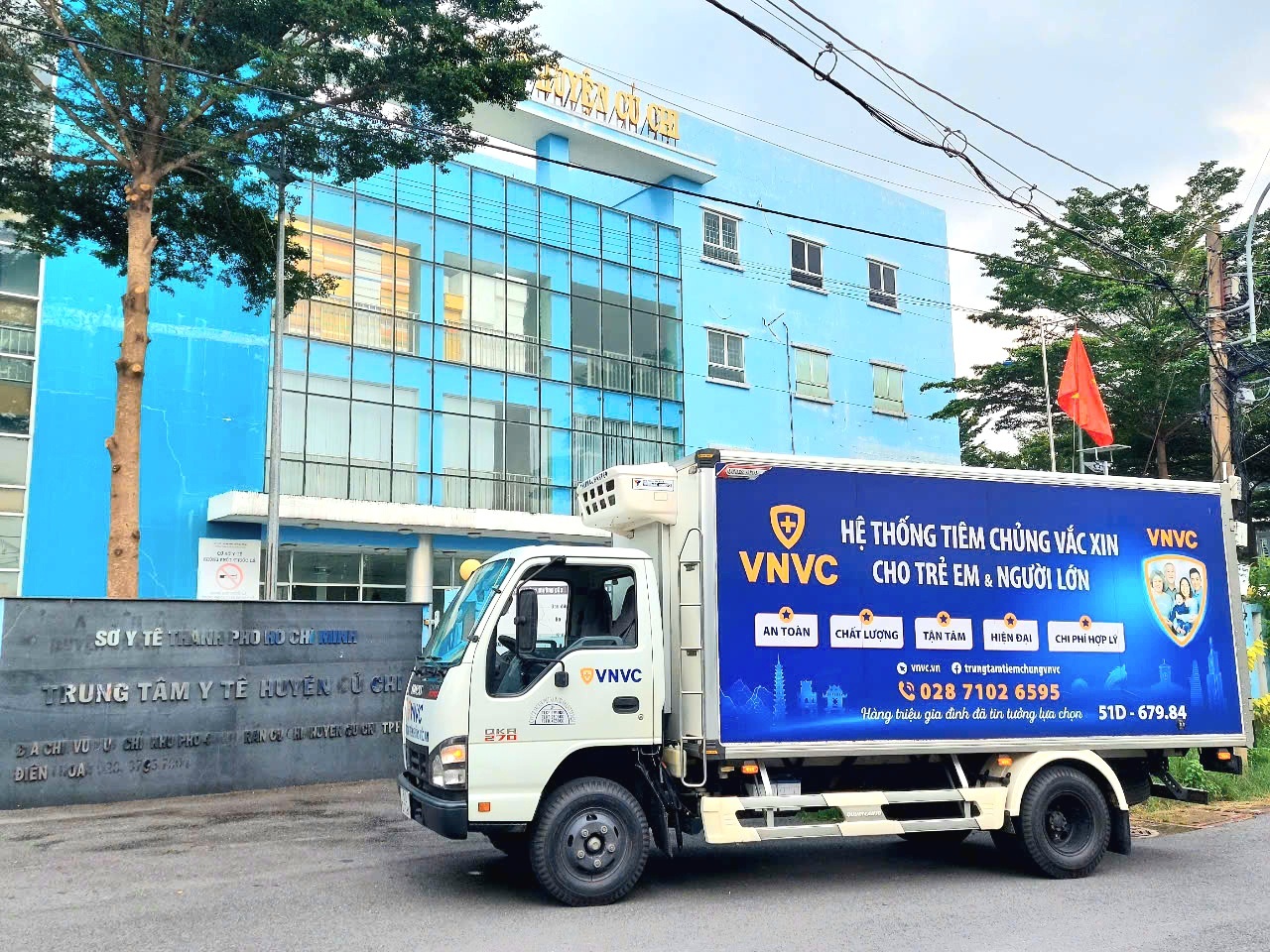 Hàng trăm trẻ TPHCM tiêm sởi miễn phí, an toàn tại VNVC ngày đầu tăng cường chiến dịch - 5