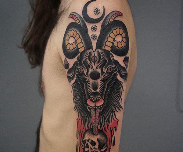 tattoo đầu con dê độc đáo